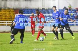 雷竞技:球队备战下一场比赛，训练态度严谨