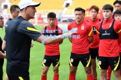 雷竞技:广东队主场击败挑战者，保持不败纪录