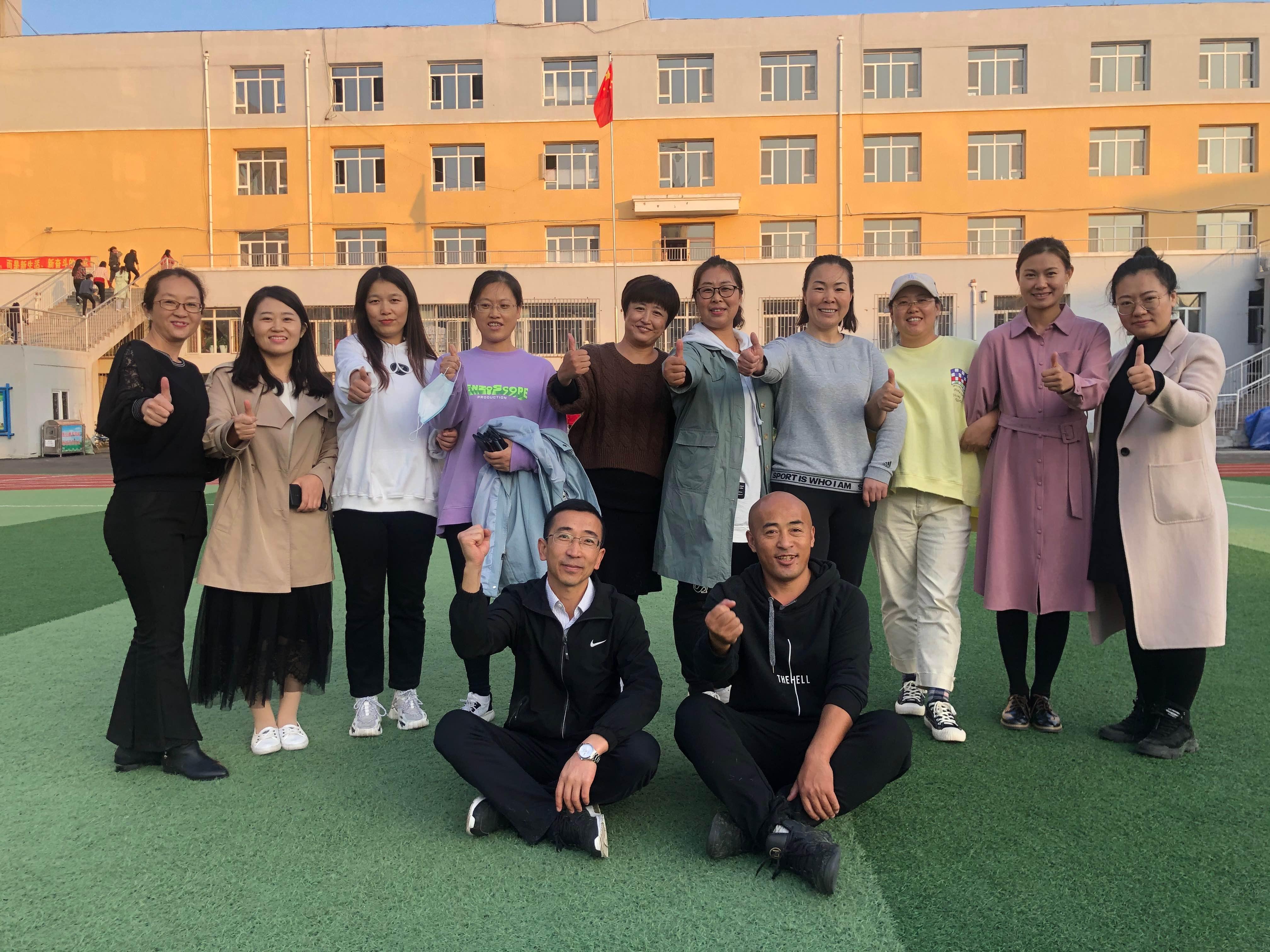 萨尔佛赛占得席身，副上位置多礼续展无接前一步